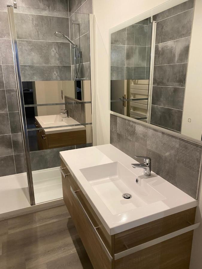 Residence Avec Un T3 Un T2 Et Un Studio En Centre Ville D Argeles-Gazost Bagian luar foto