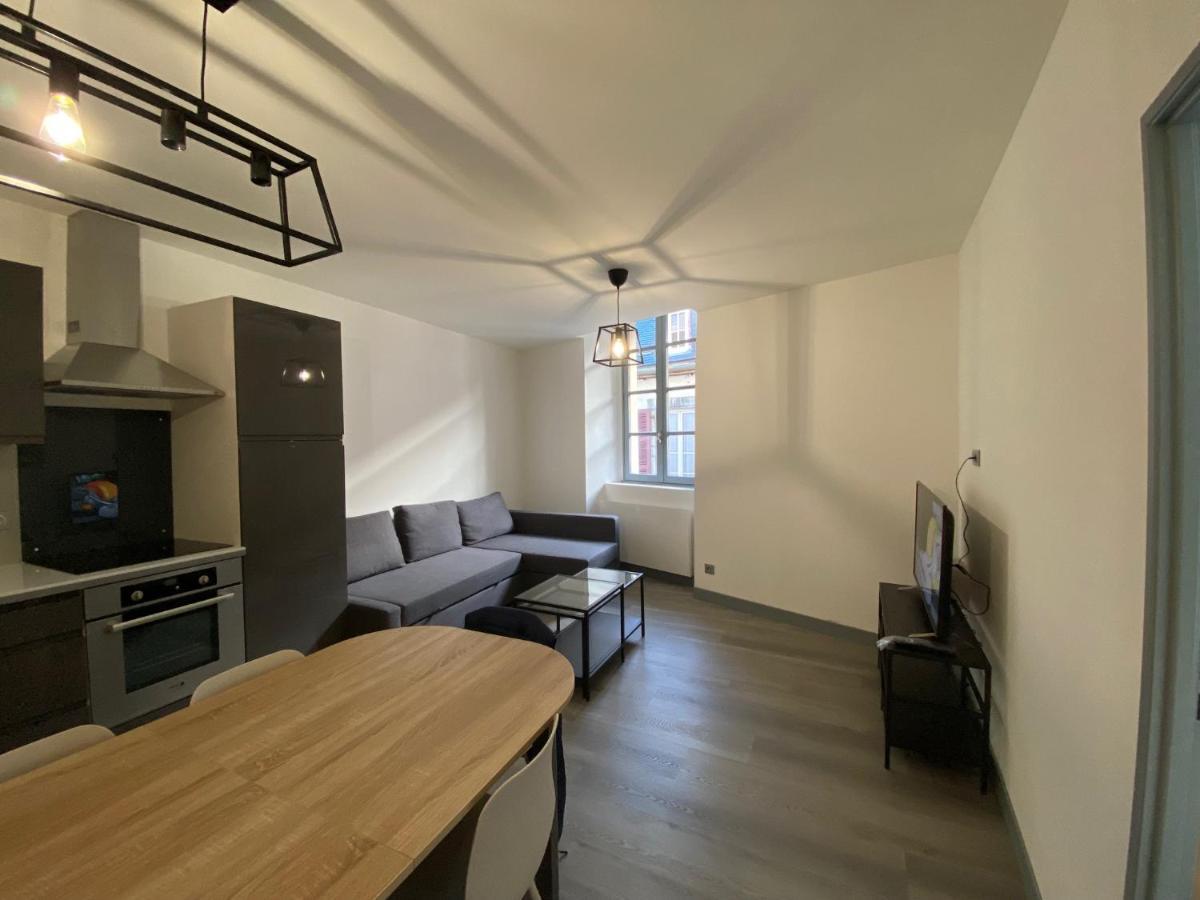 Residence Avec Un T3 Un T2 Et Un Studio En Centre Ville D Argeles-Gazost Bagian luar foto
