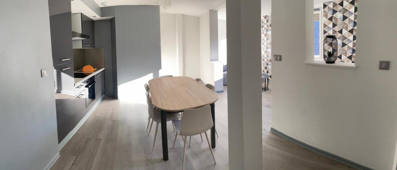 Residence Avec Un T3 Un T2 Et Un Studio En Centre Ville D Argeles-Gazost Bagian luar foto