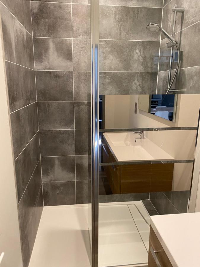 Residence Avec Un T3 Un T2 Et Un Studio En Centre Ville D Argeles-Gazost Bagian luar foto