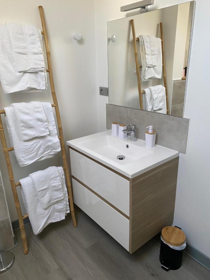 Residence Avec Un T3 Un T2 Et Un Studio En Centre Ville D Argeles-Gazost Bagian luar foto
